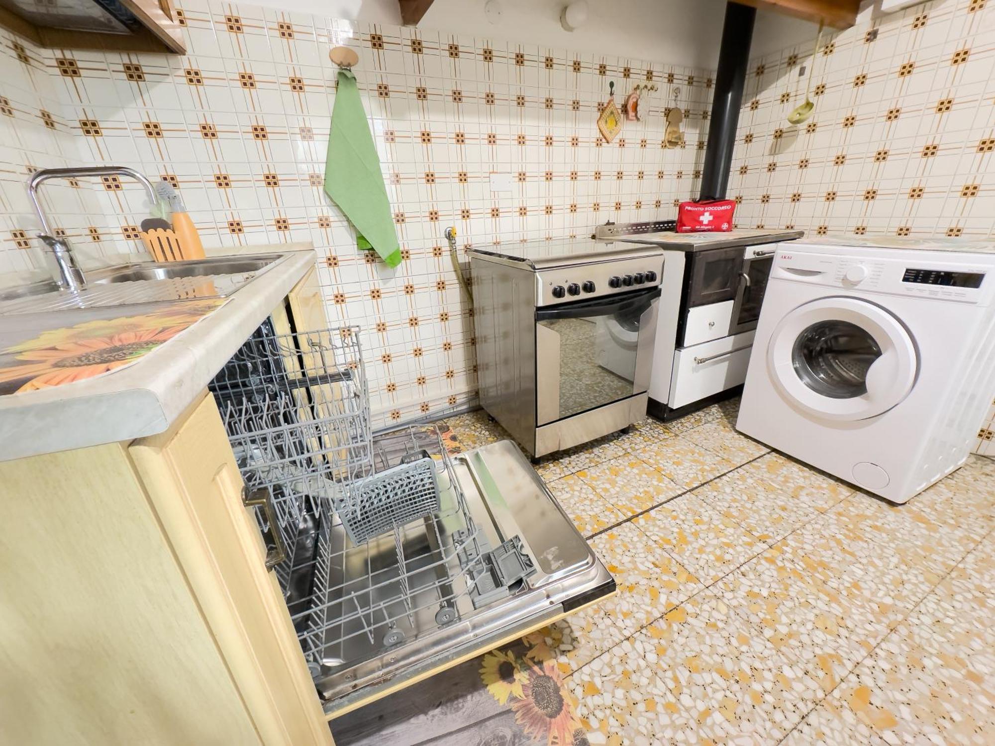Sanremo Mare E Relax - Affittasi "Casa Illiade" Con Parcheggio Libero, Terrazza E Wi-Fi Apartment Bagian luar foto